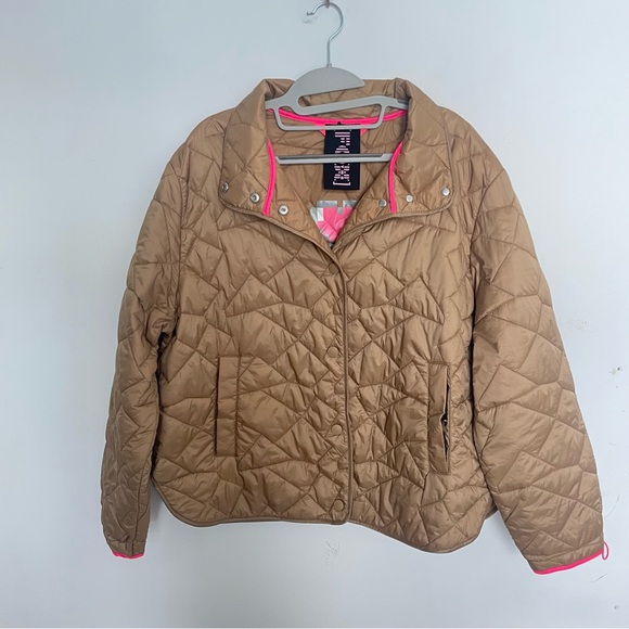 Fuchs Schmitt Camel Quilted Lightweight Waterproof Jacket with Fuchsia Border - Picture 6 of 10